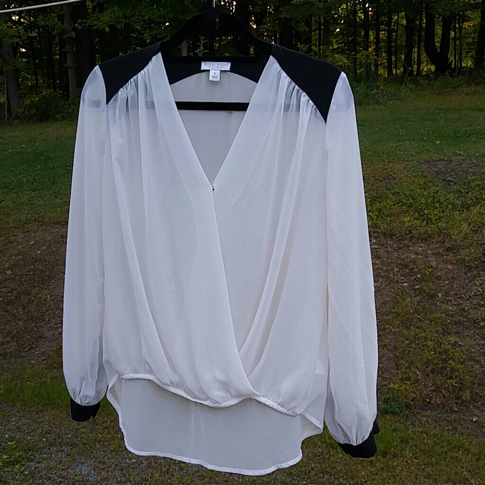 🌺Bisou Bisou Sheer Crossover Blouse🌺